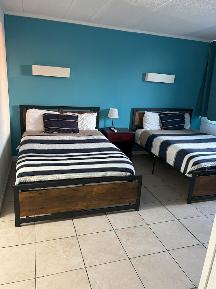 Classic Room, 2 Double Beds, Private Bathroom