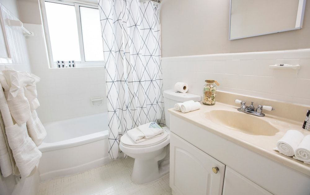 Beachside All Suites Hotel Studio Queen 3