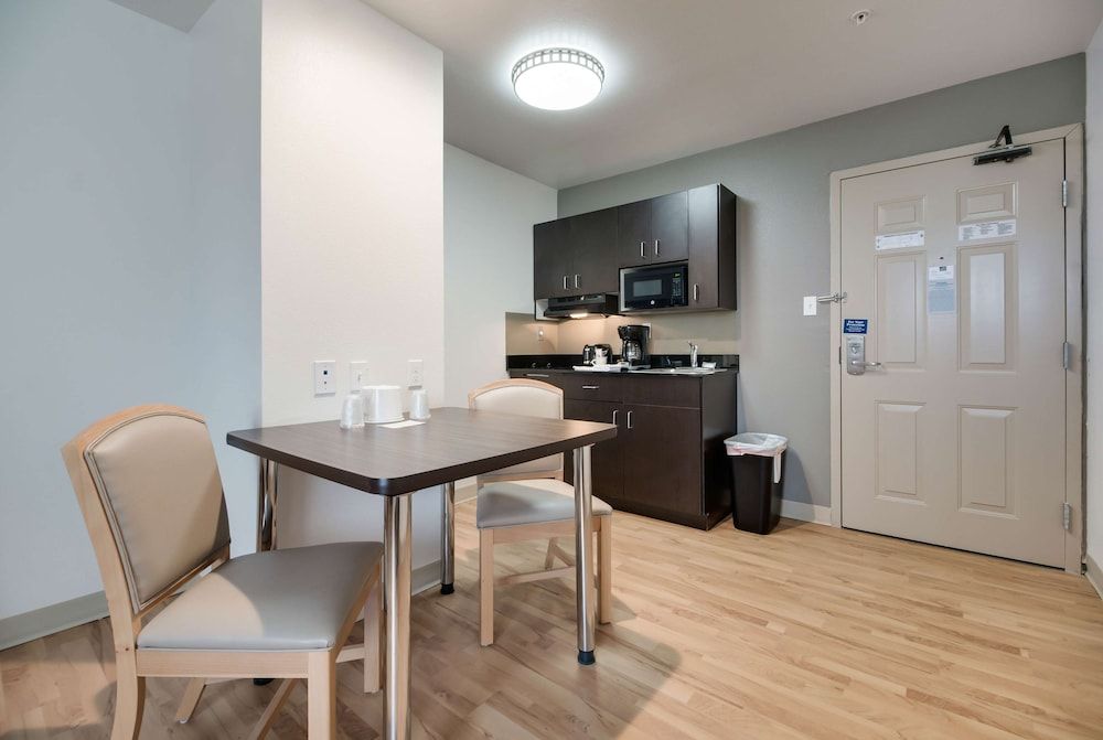 Studio 6 Ingleside, TX Deluxe Room, 1 Queen Bed, Accessible, Non Smoking 7