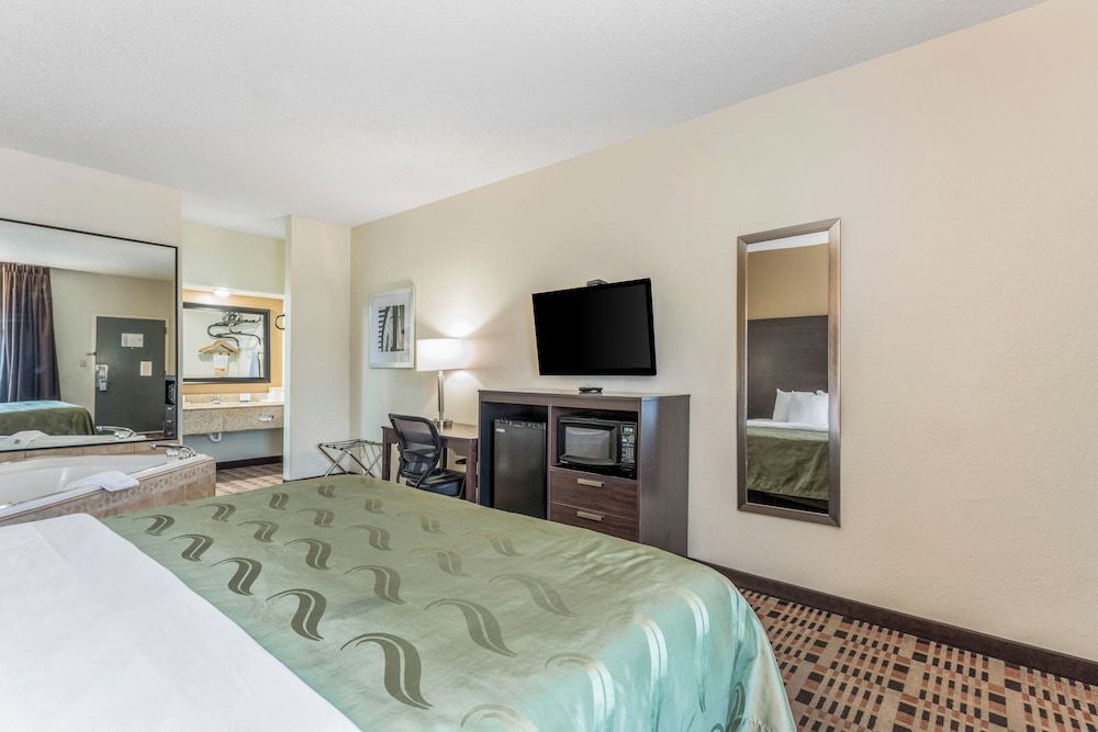 Suite, 1 King Bed, Non Smoking