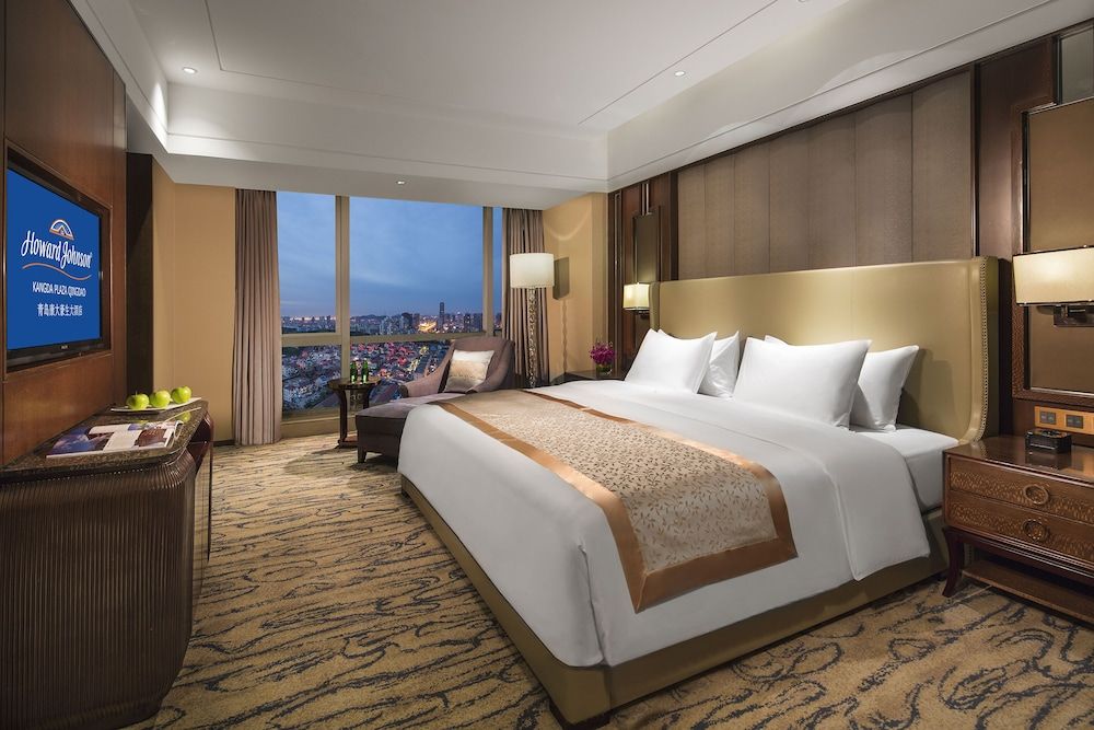 Deluxe Room, 1 King Bed, Smoking