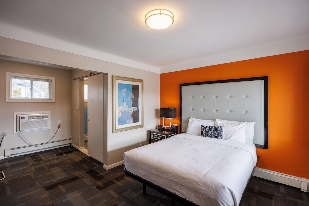 Hotel Royal Oak Premium Room, 1 Queen Bed, Non Smoking 4