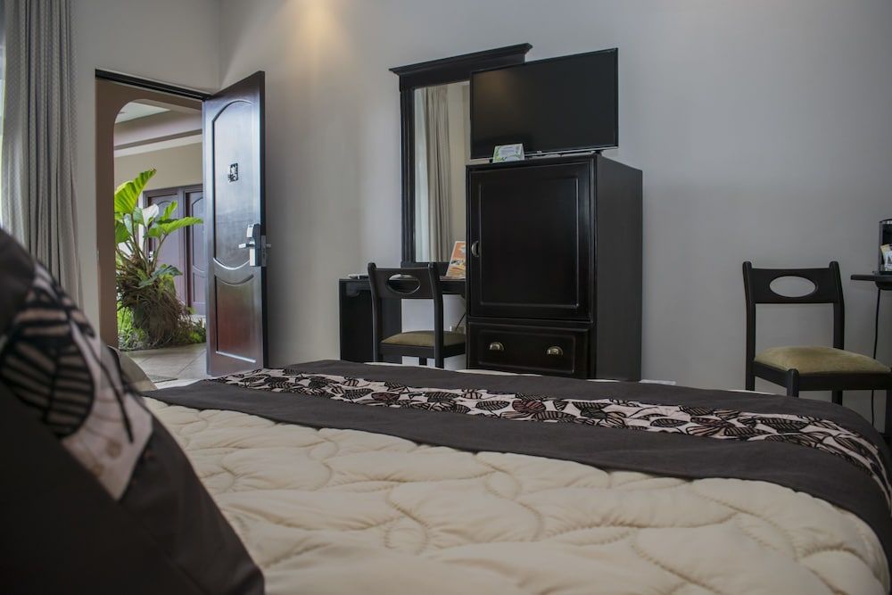 Hotel Suerre Deluxe Double Room 4