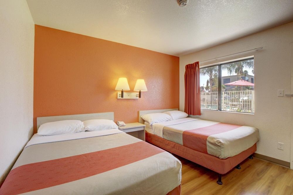 Standard Room, 2 Double Beds, Non Smoking