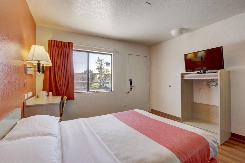 Standard Room, 1 Double Bed, Accessible, Non Smoking