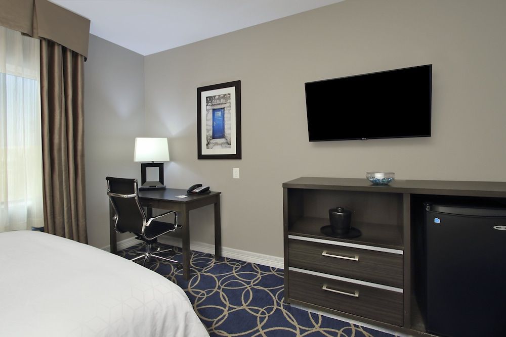 undefined Holiday Inn Express & Suites Houston North - IAH Area by IHG 10