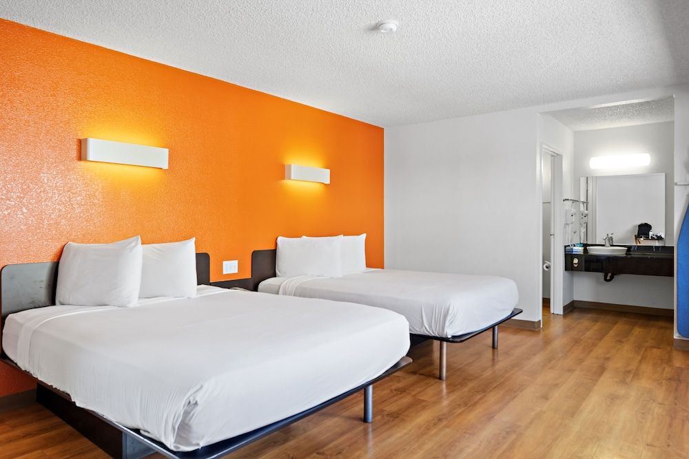 Deluxe Room, 2 Double Beds, Non Smoking, Refrigerator & Microwave