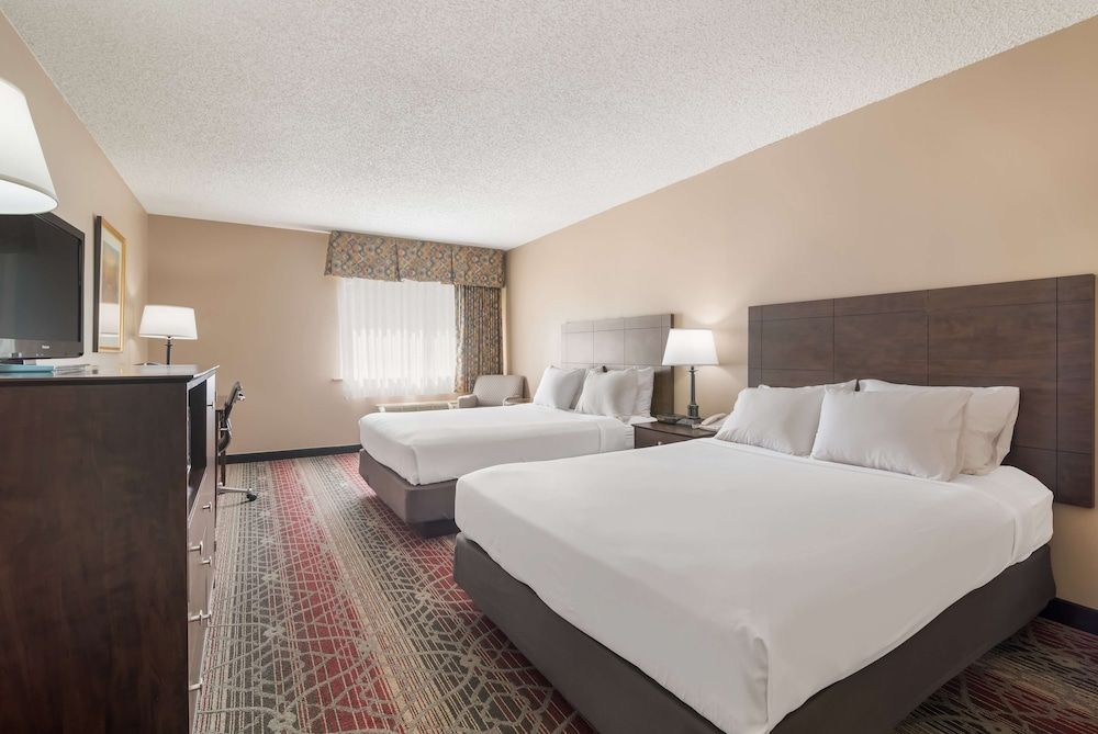 Best Western Saranac Lake Standard Room, 2 Queen Beds, Non Smoking, Refrigerator & Microwave