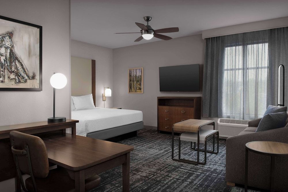 Premium Studio, 1 King Bed, Non Smoking