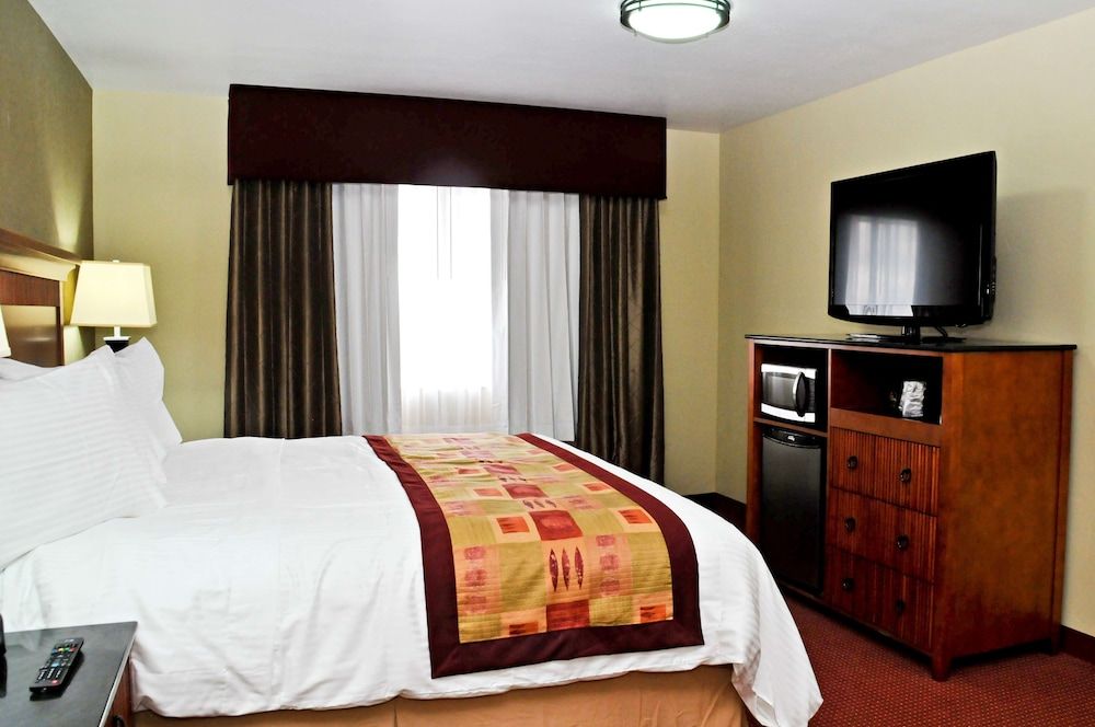 Best Western Plus Layton Park Hotel Standard Room, 1 King Bed, Non Smoking, Kitchenette
