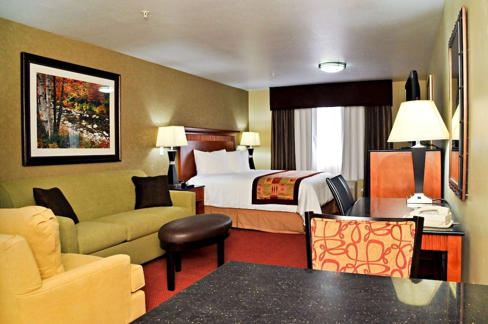 Best Western Plus Layton Park Hotel Standard Room, 1 King Bed, Non Smoking, Refrigerator & Microwave (with Sofabed) 2