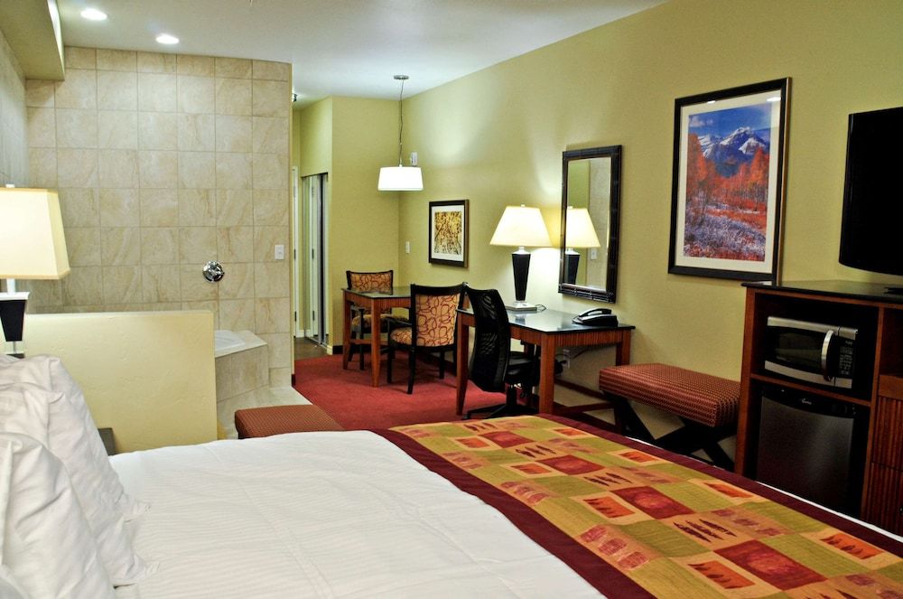 Best Western Plus Layton Park Hotel Suite, 1 King Bed, Non Smoking, Jetted Tub 5