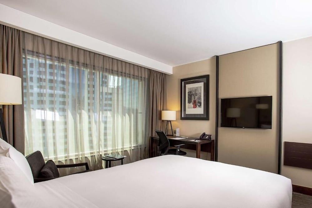 DoubleTree by Hilton Hotel Santiago - Vitacura Room, 1 Queen Bed 2