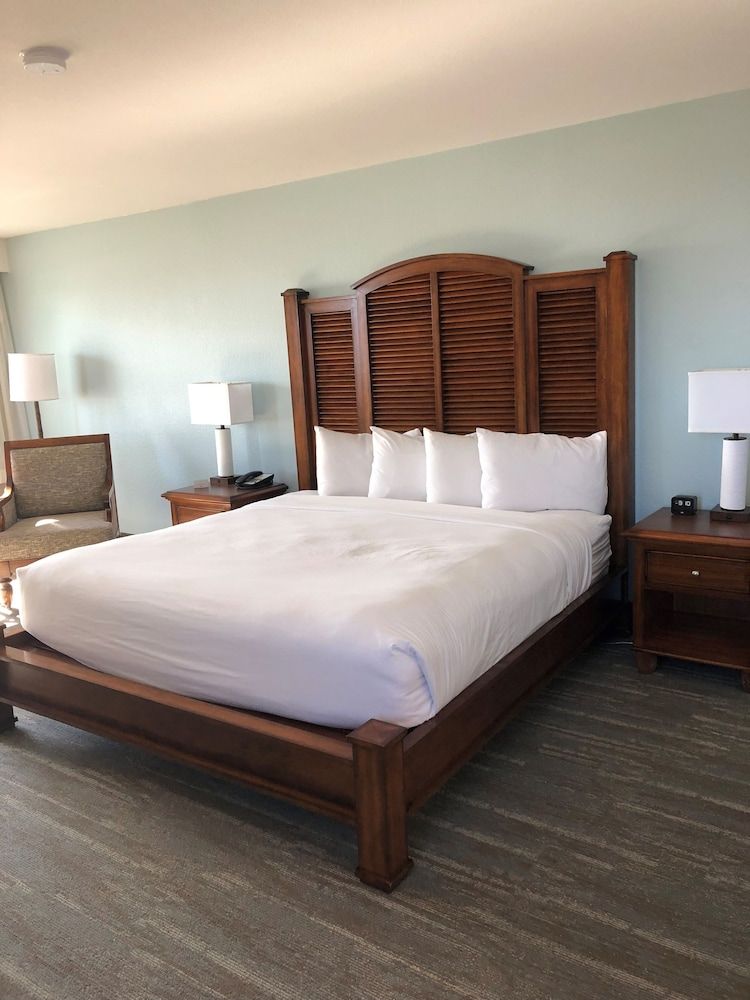 Room, 1 King Bed, Accessible, Bathtub (Corner)