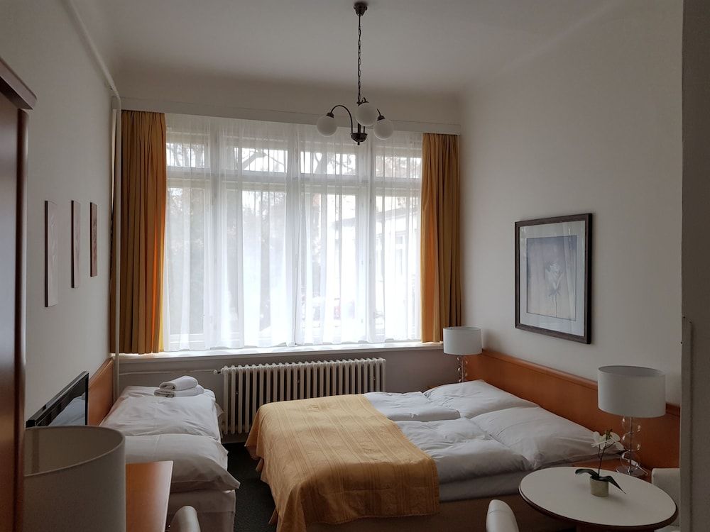 undefined Pension Jana - Domov Mládeže 8