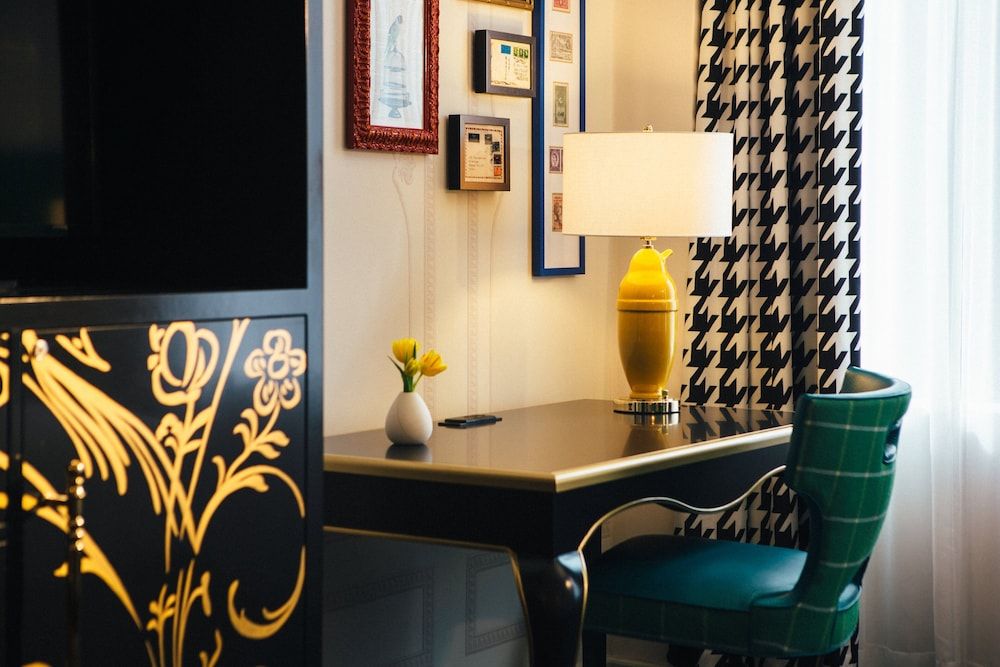 Kimpton Hotel Monaco Pittsburgh by IHG Deluxe Room, 2 Queen Beds, Park View 8