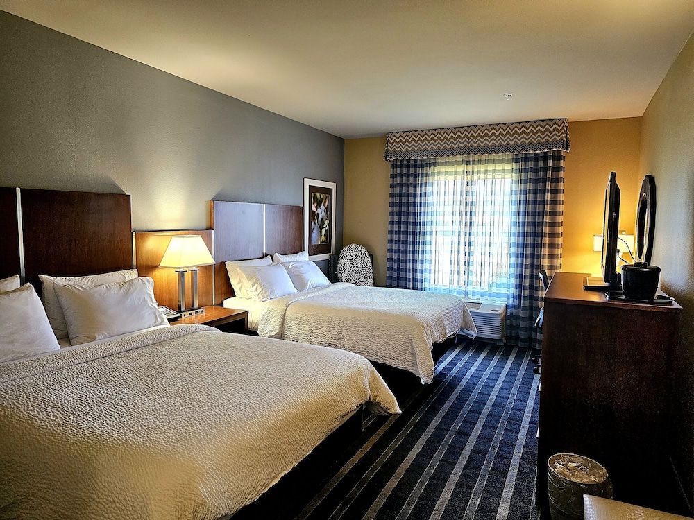 Room, 2 Queen Beds, Accessible, Non Smoking (Hearing, Mobility Tub)