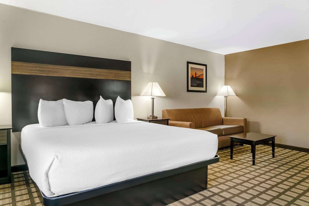 Suite, 1 King Bed, Non Smoking, Refrigerator & Microwave