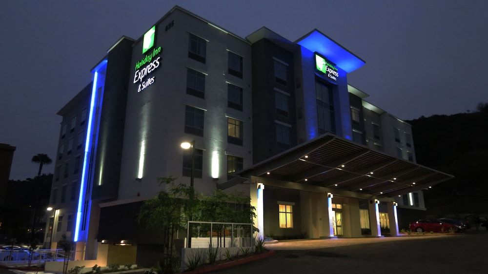 undefined Holiday Inn Express & Suites San Diego - Mission Valley by IHG 10