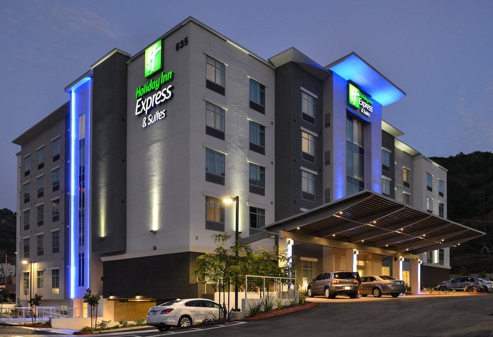 undefined Holiday Inn Express & Suites San Diego - Mission Valley by IHG 6