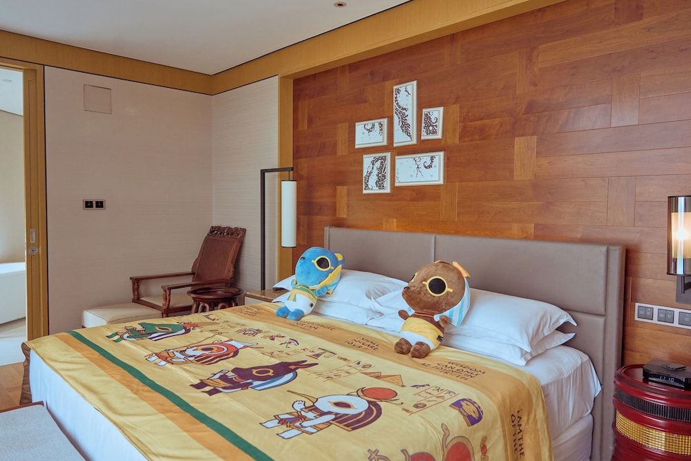 Sheraton Grand Xishuangbanna Hotel Family room, 1 King, Garden view 3