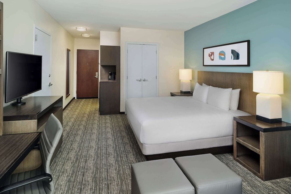 Hyatt House Atlanta Downtown Room, 1 King Bed 5