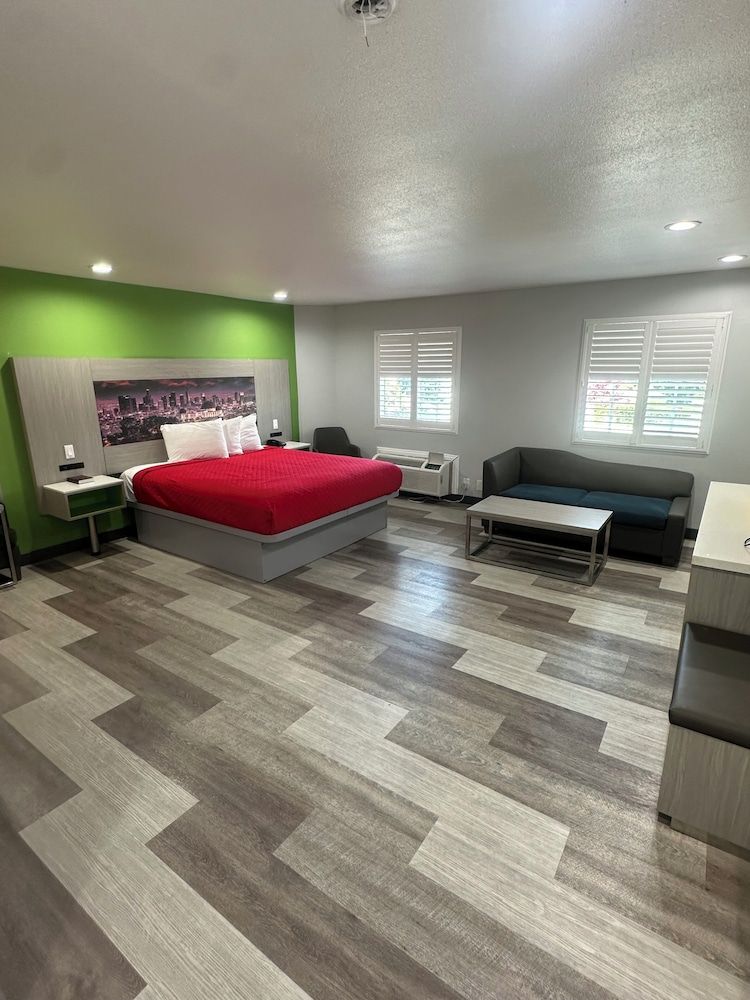 Garden Inn Room, Jetted Tub