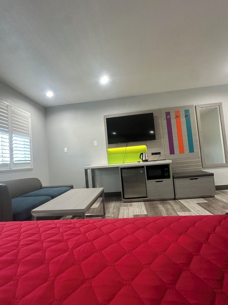 Garden Inn Room, Jetted Tub 8