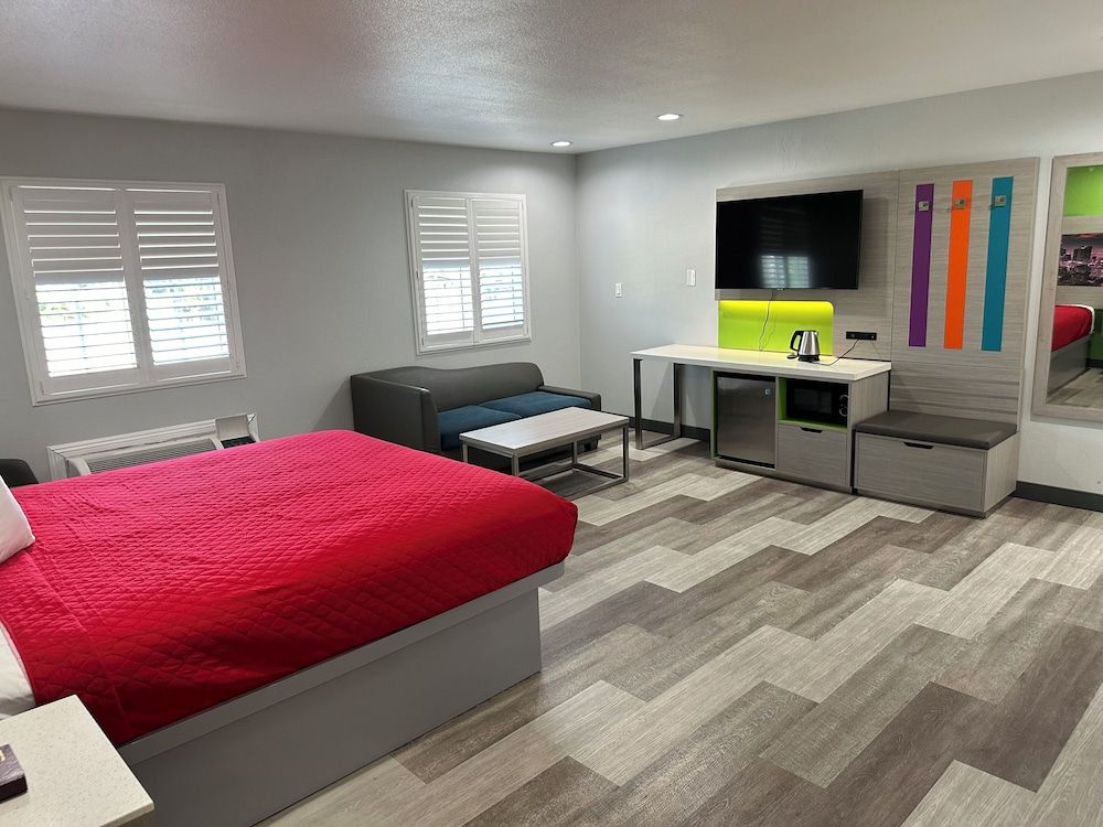 Garden Inn Room, Jetted Tub 6