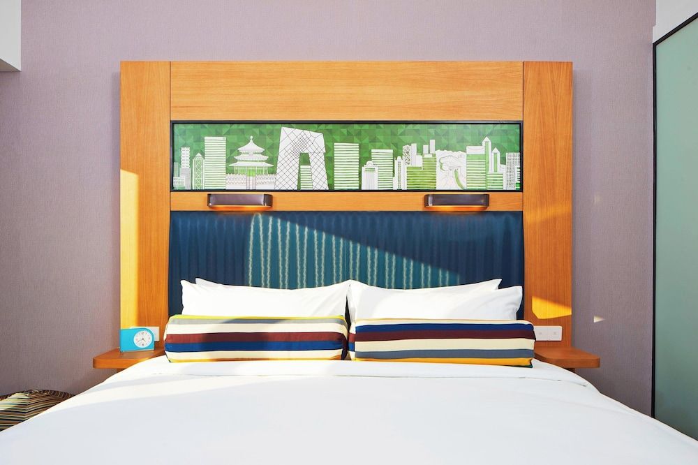 Room, 1 King Bed, Lake View