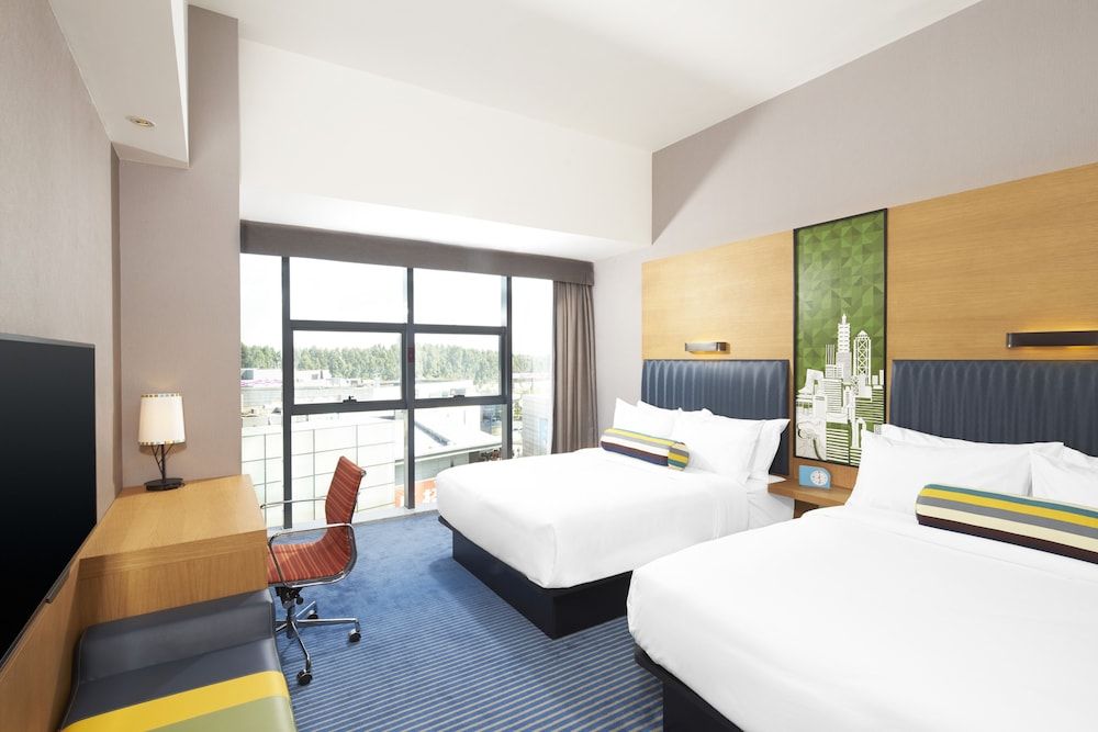 Room, 2 Double Beds, City View