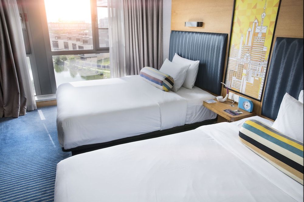 Room, 2 Double Beds, City View