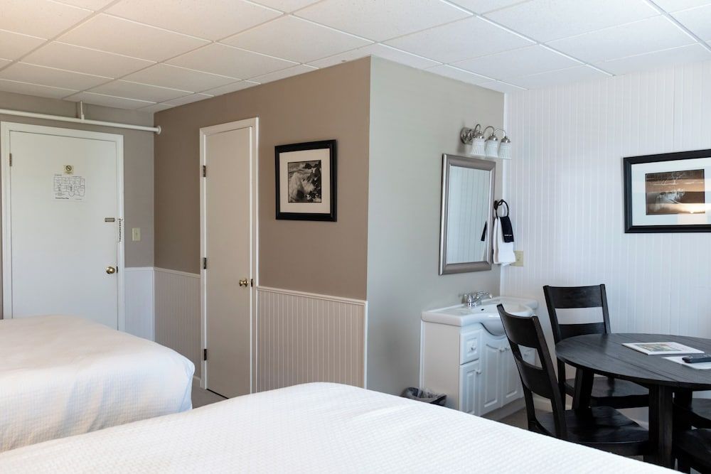 Silverwoods Room (2nd floor)