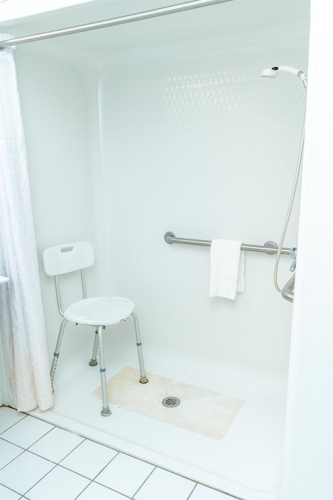 Americas Best Value Inn Donaldsonville Room, 1 King Bed, Accessible 8