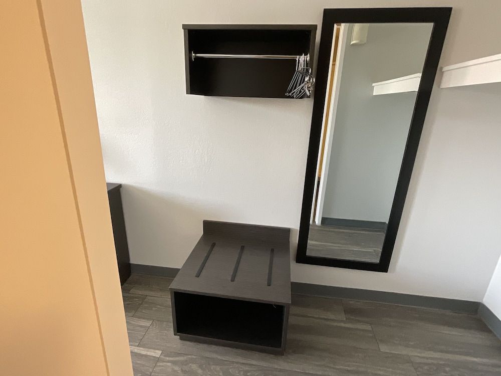 Motel 6 Ely, NV Standard Room, 1 King Bed, Non Smoking 15