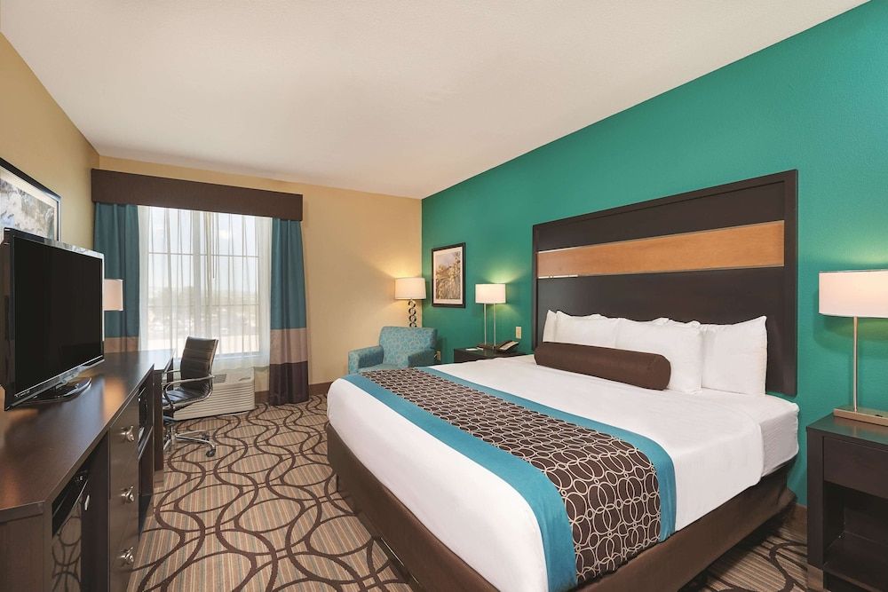 Deluxe Room, 1 King Bed, Non Smoking (Deluxe Executive Room)