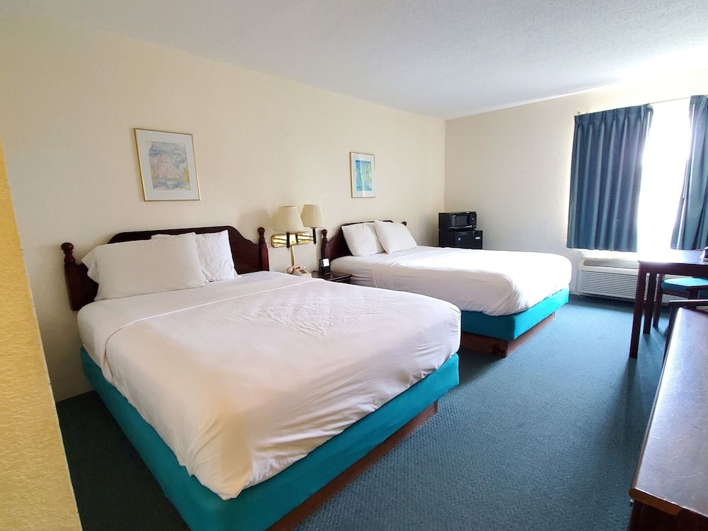 Voyager Inn Standard Room, 2 Queen Beds 2