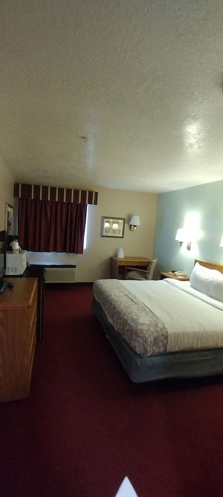 Americas Best Value Inn Cedar City Room, 1 King Bed, Non Smoking 13