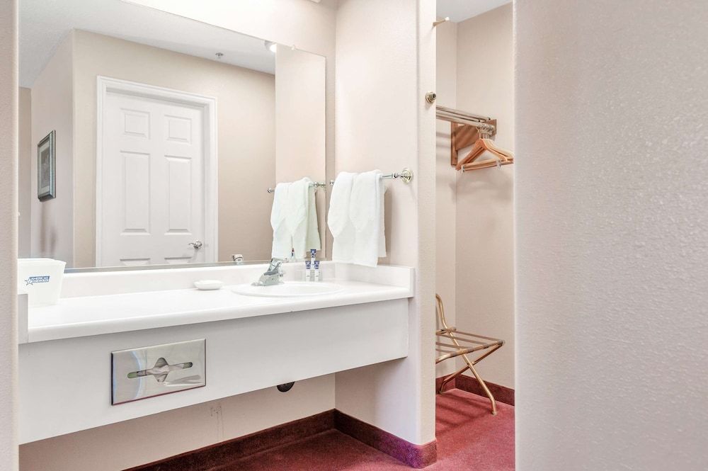 Americas Best Value Inn Cedar City Room, 1 King Bed, Non Smoking 19