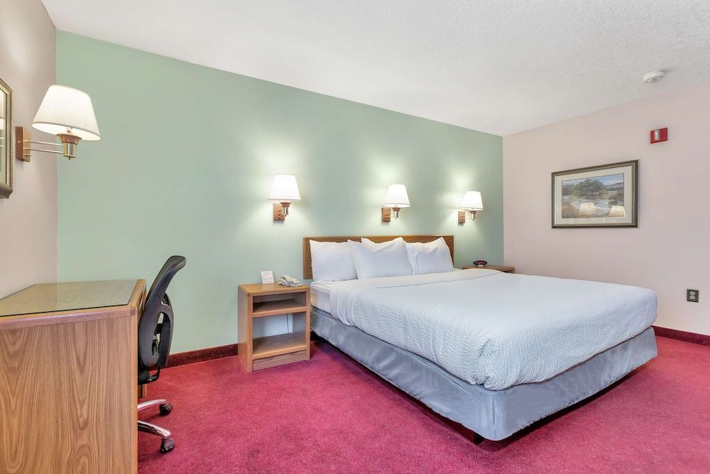 Americas Best Value Inn Cedar City Room, 1 King Bed, Non Smoking
