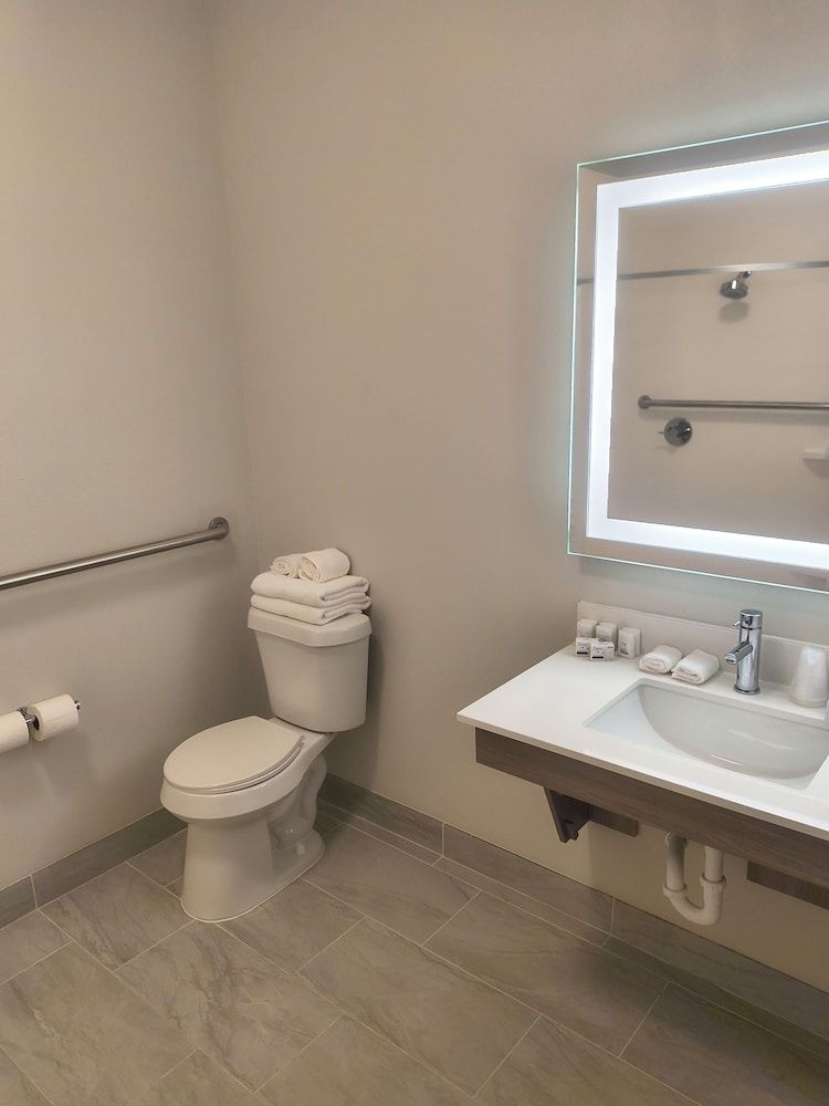 Suite, 2 Queen Beds, Accessible (Communications)