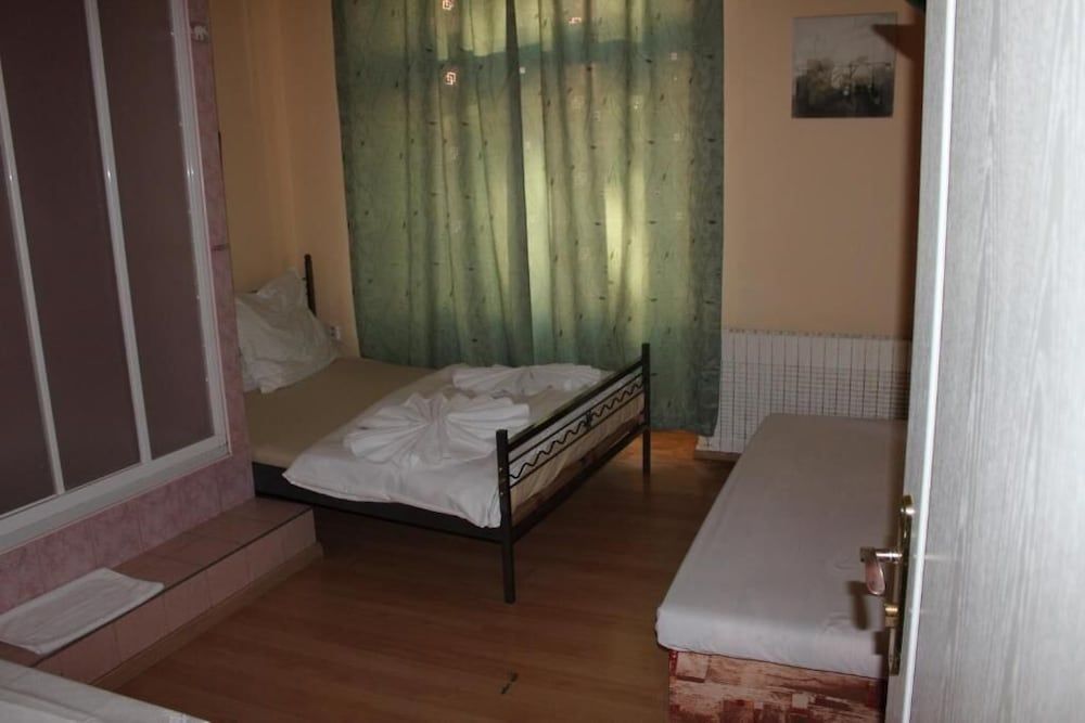 Club Hotel Praha Standard Triple Room with Shower 5