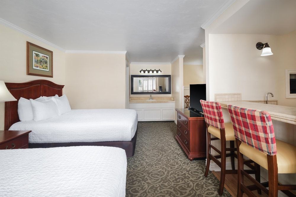 Best Western Country Lane Inn Standard Room, 2 Queen Beds, Non Smoking, Kitchenette (Oversized Room) 2