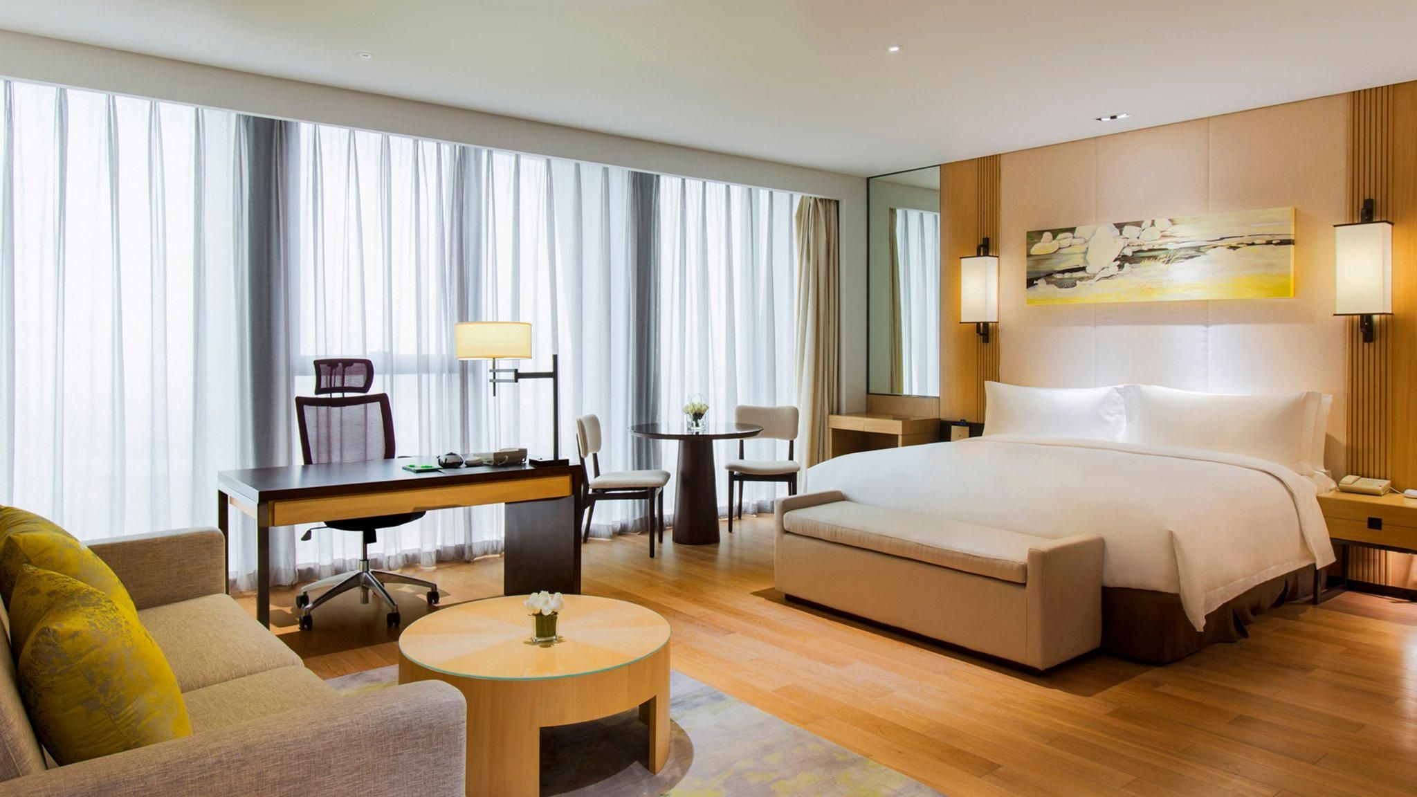 1 King Bed Premium