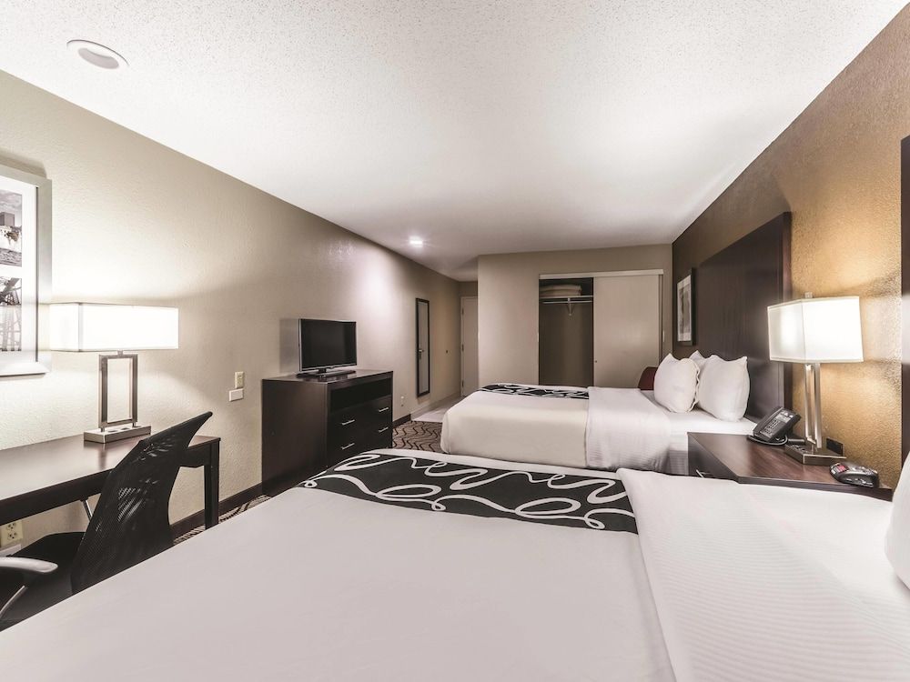Room, 2 Queen Beds, Non Smoking