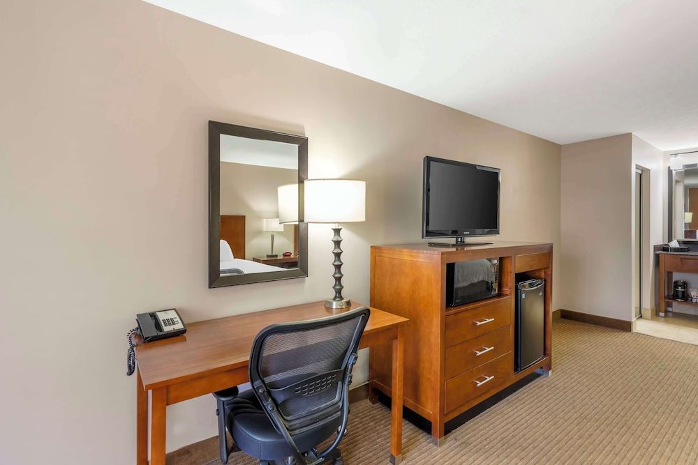 Best Western CottonTree Inn Standard Room, 2 Queen Beds, Non Smoking 4