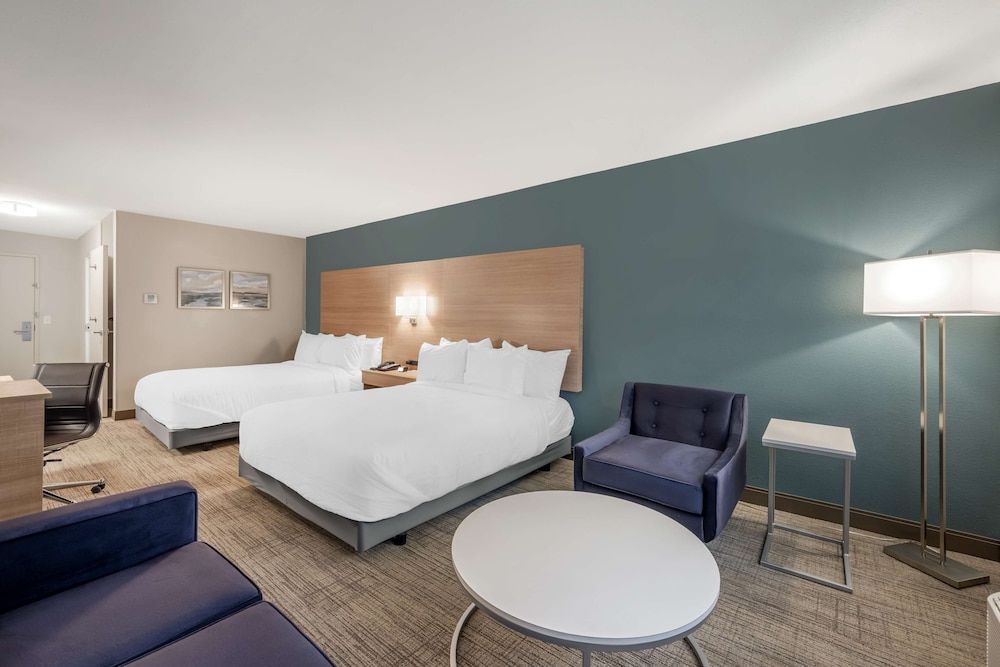 Best Western River Cities Standard Room, 2 Queen Beds, Accessible, Refrigerator & Microwave 3