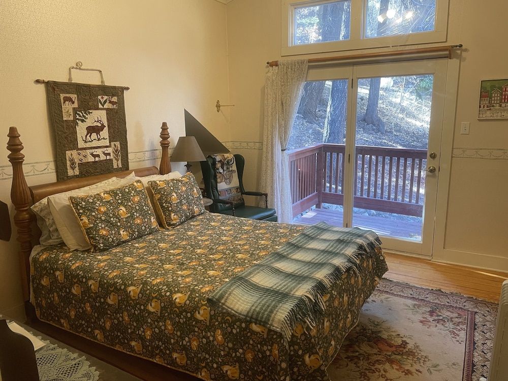 The Crofting Inn Spring's Room Private Bath