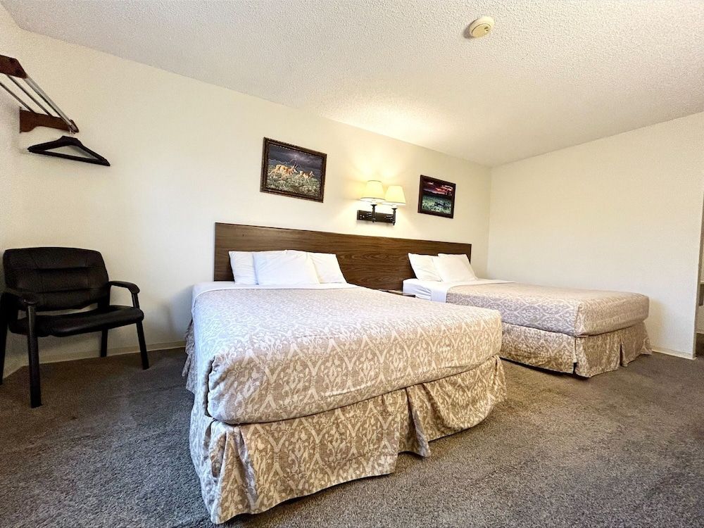 Homestead Inn Standard Double Room, 2 Queen Beds, Non Smoking