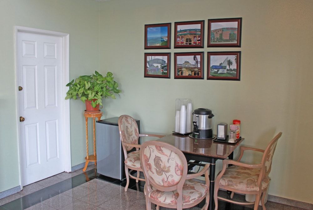 undefined Rainbow Inn - Near Adventure City 7